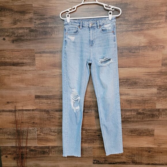 American Eagle Mom Jeans 4 L High Rise Raw Hem Stretch Denim Light Wash - Picture 1 of 11